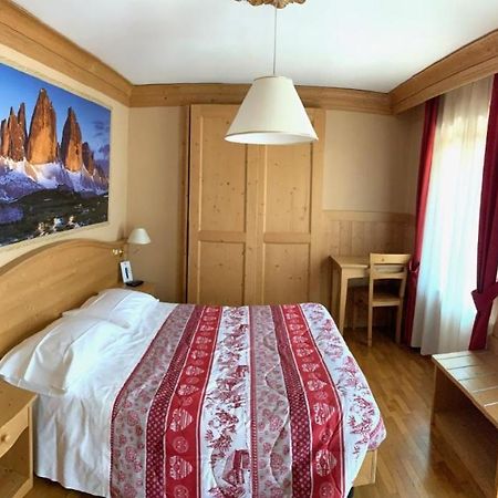 Albergo Garni Ajarnola أورونزو دي كادوري المظهر الخارجي الصورة