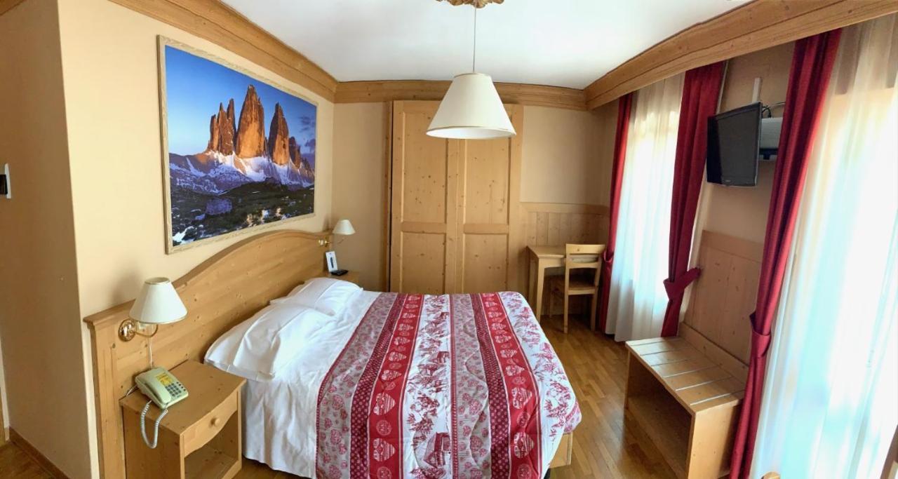Albergo Garni Ajarnola أورونزو دي كادوري المظهر الخارجي الصورة
